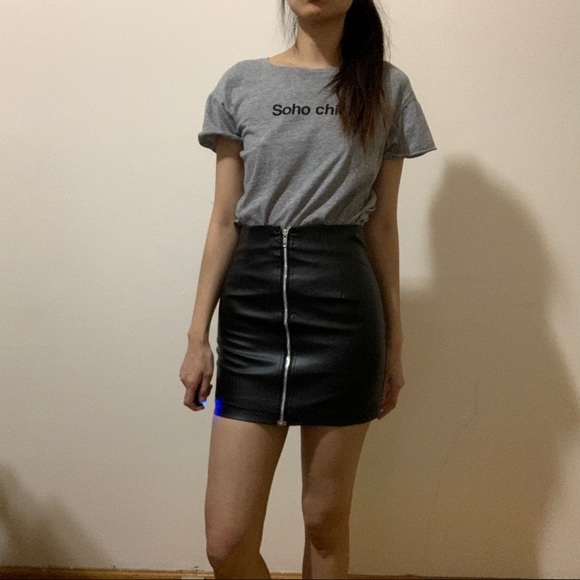 Faux leather high waist skirt with big zipper 💖🦄 - Picture 2 of 6